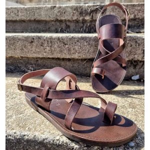 Sandale Barbatesti Grecesti din Piele Naturala cu Deget Maro Socrate Sandale Barbatesti Grecesti din Piele Naturala cu Deget Maro Socrate